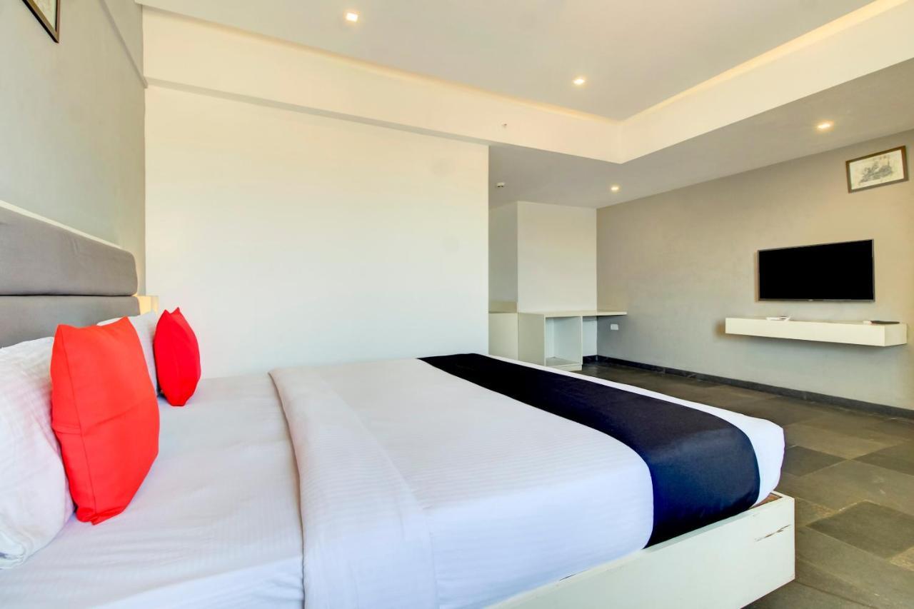Capital O 77219 Hotel Dwarwata Dharwad Luaran gambar
