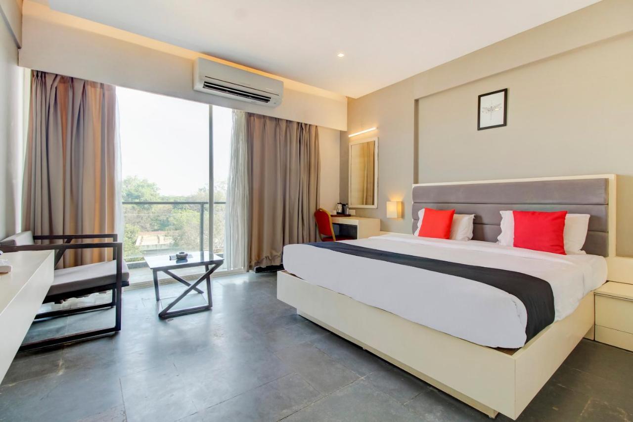 Capital O 77219 Hotel Dwarwata Dharwad Luaran gambar